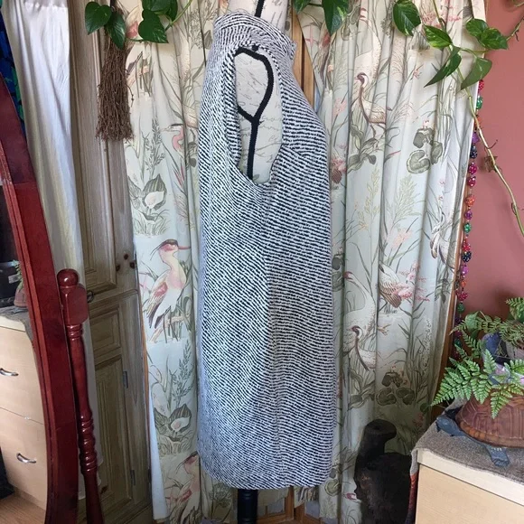 Sharagano Plus Size Sleeveless Textured Sheath Dress Black White sz 16 - Picture 4 of 8